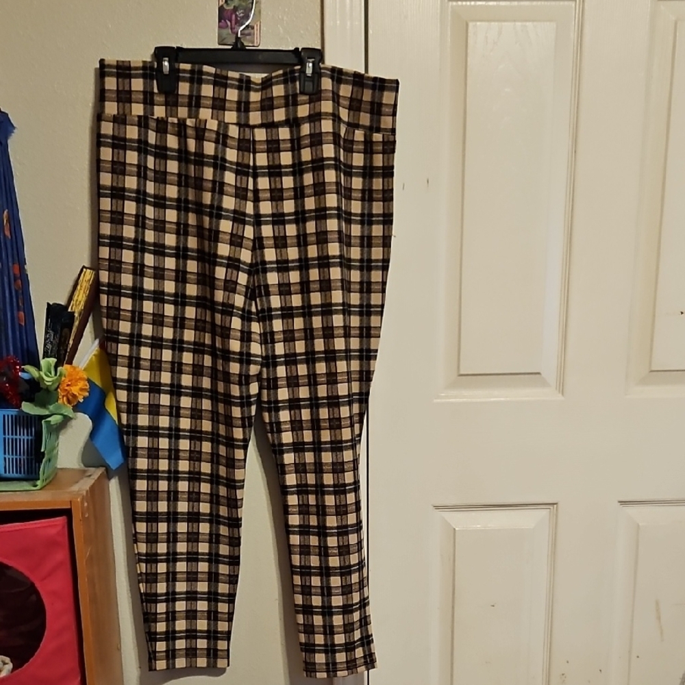 SHEIN Black and Tan Leggings with Elastic Waistband